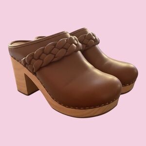 DOLCE VITA🎀Tan Leather Clogs🎀Braided Detail🎀Wood Heel🎀Size 6🎀NWT🎀Boho Chic!